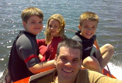 David and the kids (first pic I ever saw!)